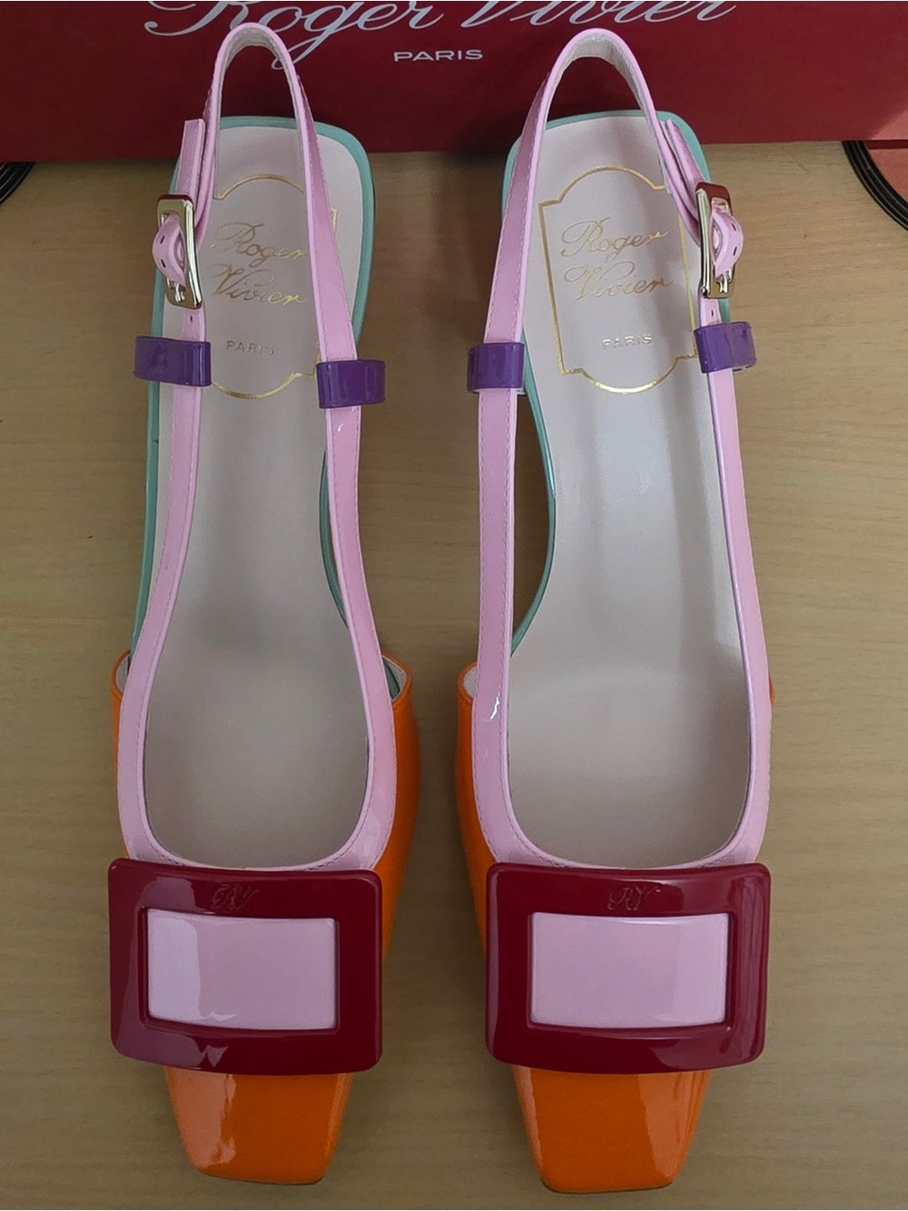 Roger Vivier Pink Orange Patent Slingback Flats with Red Buckle - Picture 4 of 12